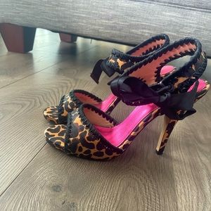 Cheetah print, ankle bow, Betsy Johnson heels. Size 9